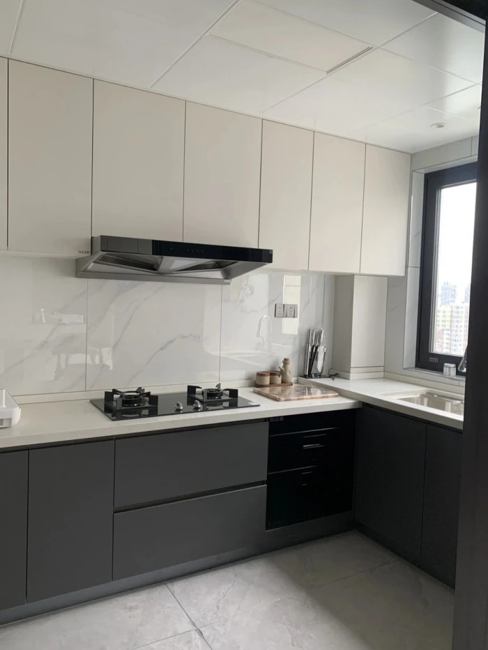Seamless Acrylic Panels On All Six Sides